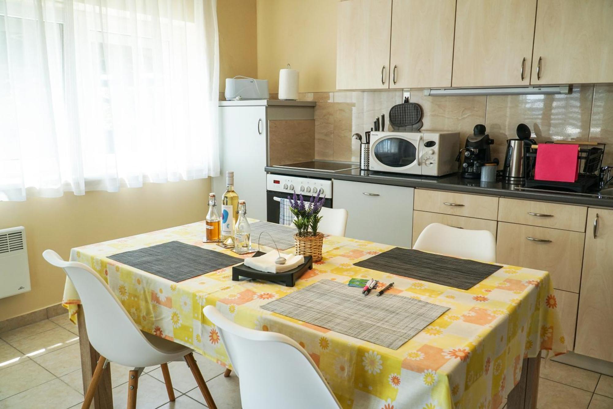 Fuegefa Apartman Balatonalmádi Εξωτερικό φωτογραφία